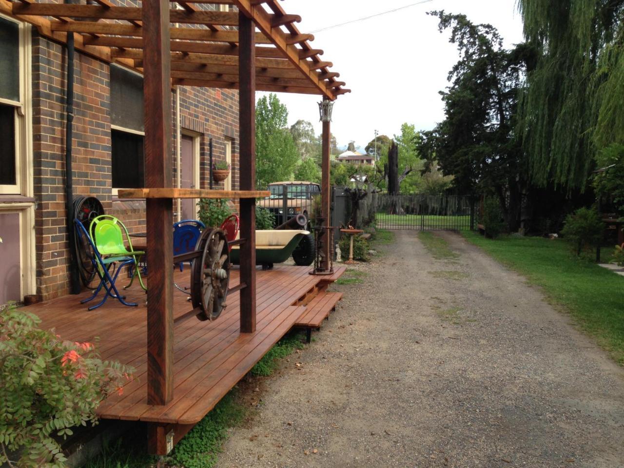 Walcha Royal Cafe & Accommodation Exterior photo