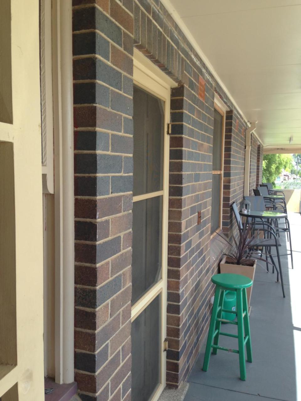 Walcha Royal Cafe & Accommodation Exterior photo